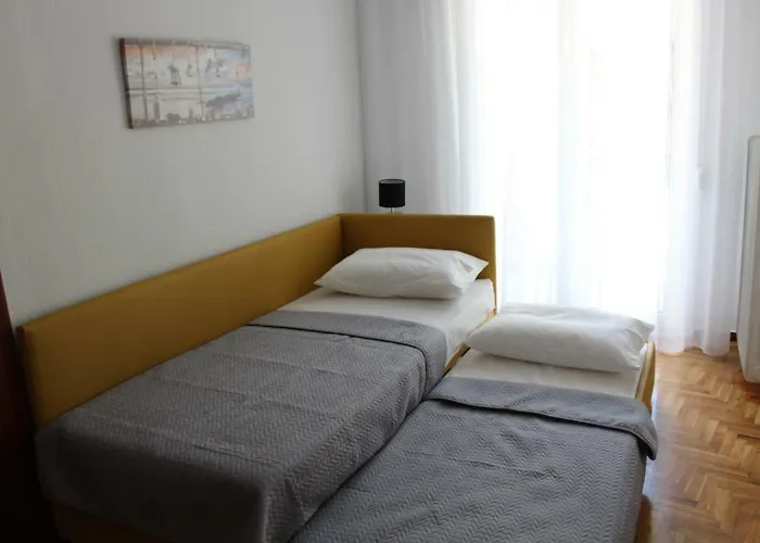 Old Town With Sea View Apartment